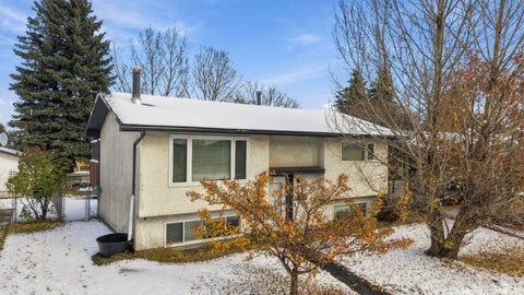 Photo of 5316 38 Street, Innisfail, AB T4G 1G4 (MLS # A2353730)