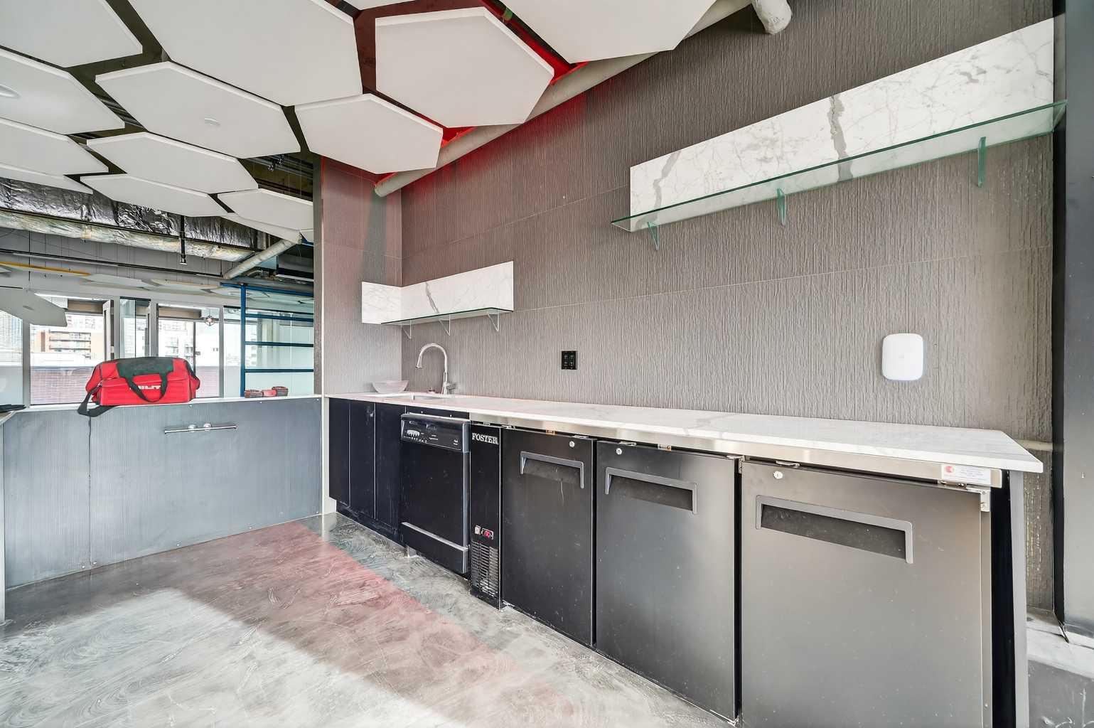 1109 17 Avenue SW 400