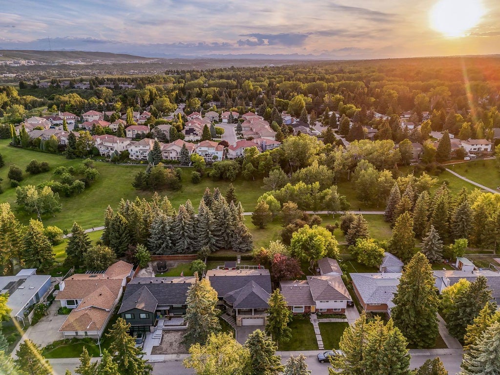 Photo of 5011 Viceroy Drive NW, Calgary, AB T3A 0V2 (MLS # A2318914)