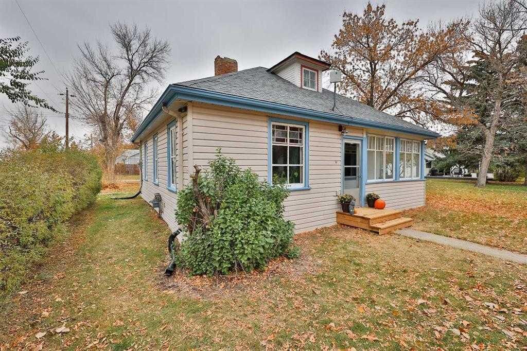 Photo of 301 Noble Street, Barons, AB T0L 0G0 (MLS # A2305857)