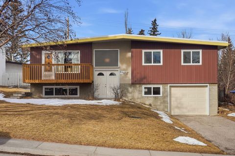 808 68 Avenue NW Calgary AB T2K 0N1