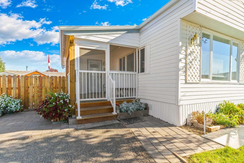 Photo of 2248 Southview Drive SE #64, Medicine Hat, AB T1B 1R3 (MLS # A2353162)