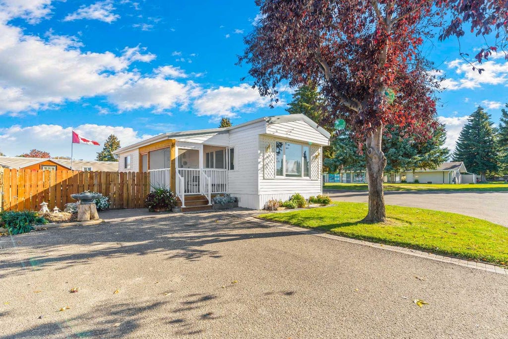 Photo of 2248 Southview Drive SE #64, Medicine Hat, AB T1B 1R3 (MLS # A2353162)