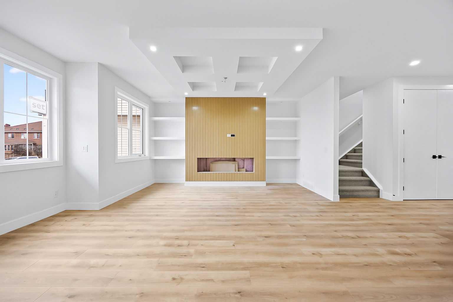 192 Saddlelake Manor NE