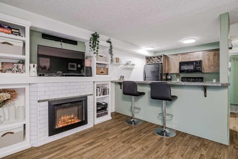 355 5 Avenue NE 208 Calgary AB T2E 0K9