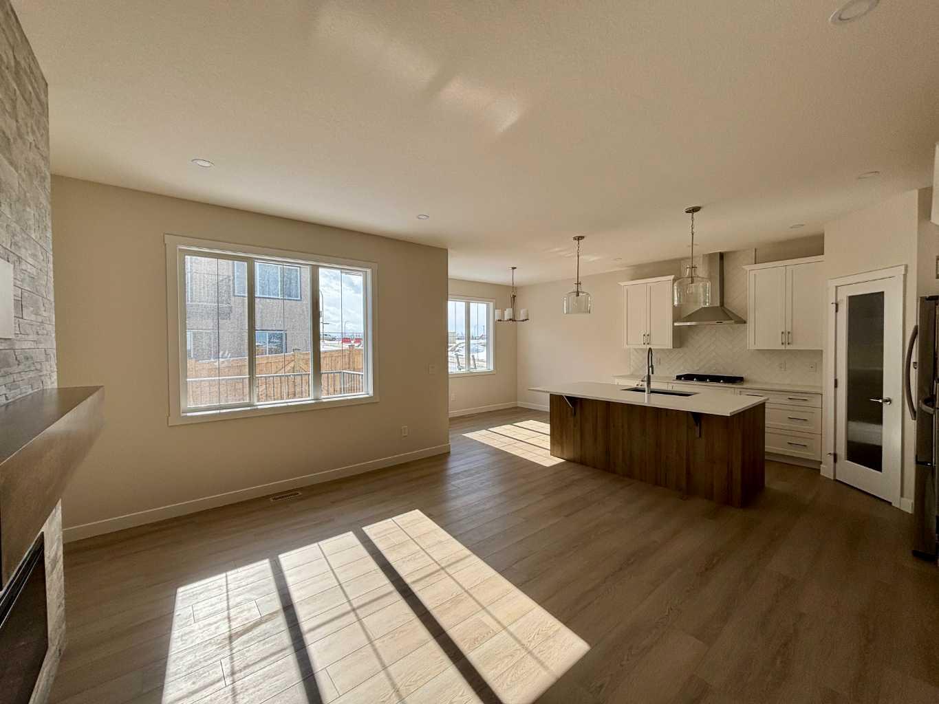 695 Buffaloberry Manor SE