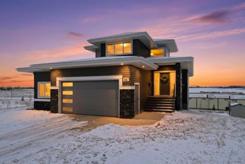 38 Vista Close Blackfalds AB T4M 0L3