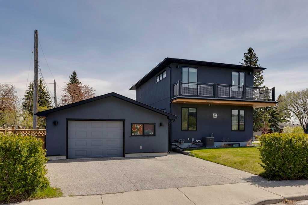 1104 Trafford Drive NW