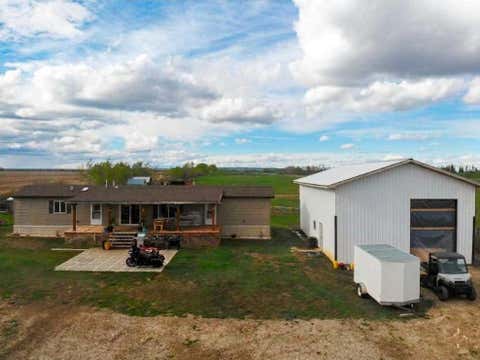 Photo of 32040 740 Township, Teepee Creek, AB T0H 3C0 (MLS # A2312501)