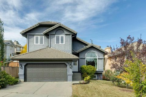 2208 Sirocco Drive SW Calgary AB T3H 2T9