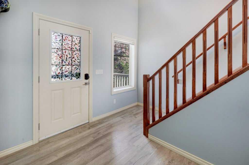 242 Crystal Green Point