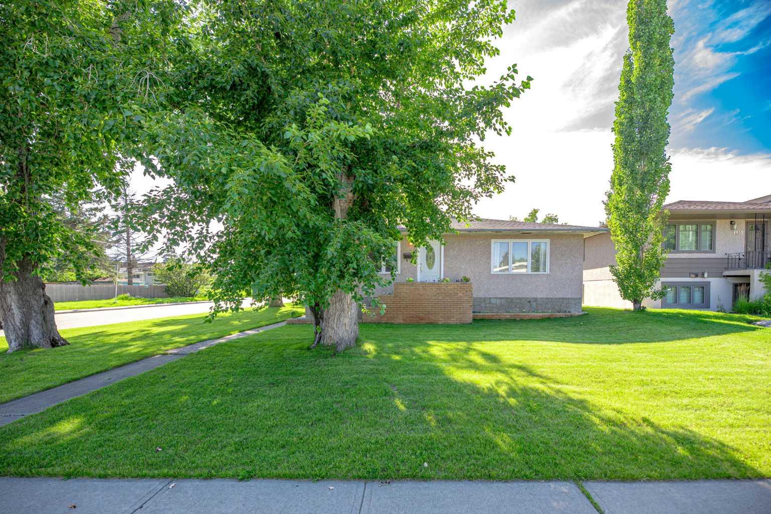 1141 43 Street SW