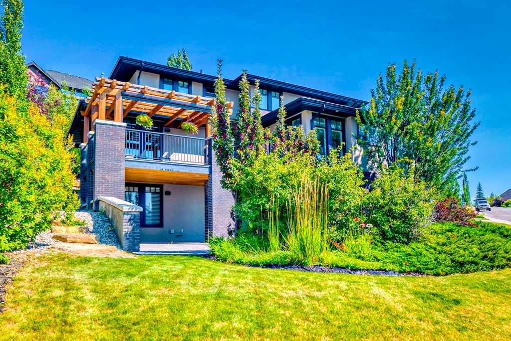 16 Spring Valley Way SW