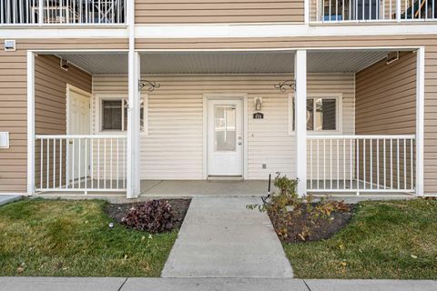 212 Sunrise Terrace NE High River AB T1V 0C2