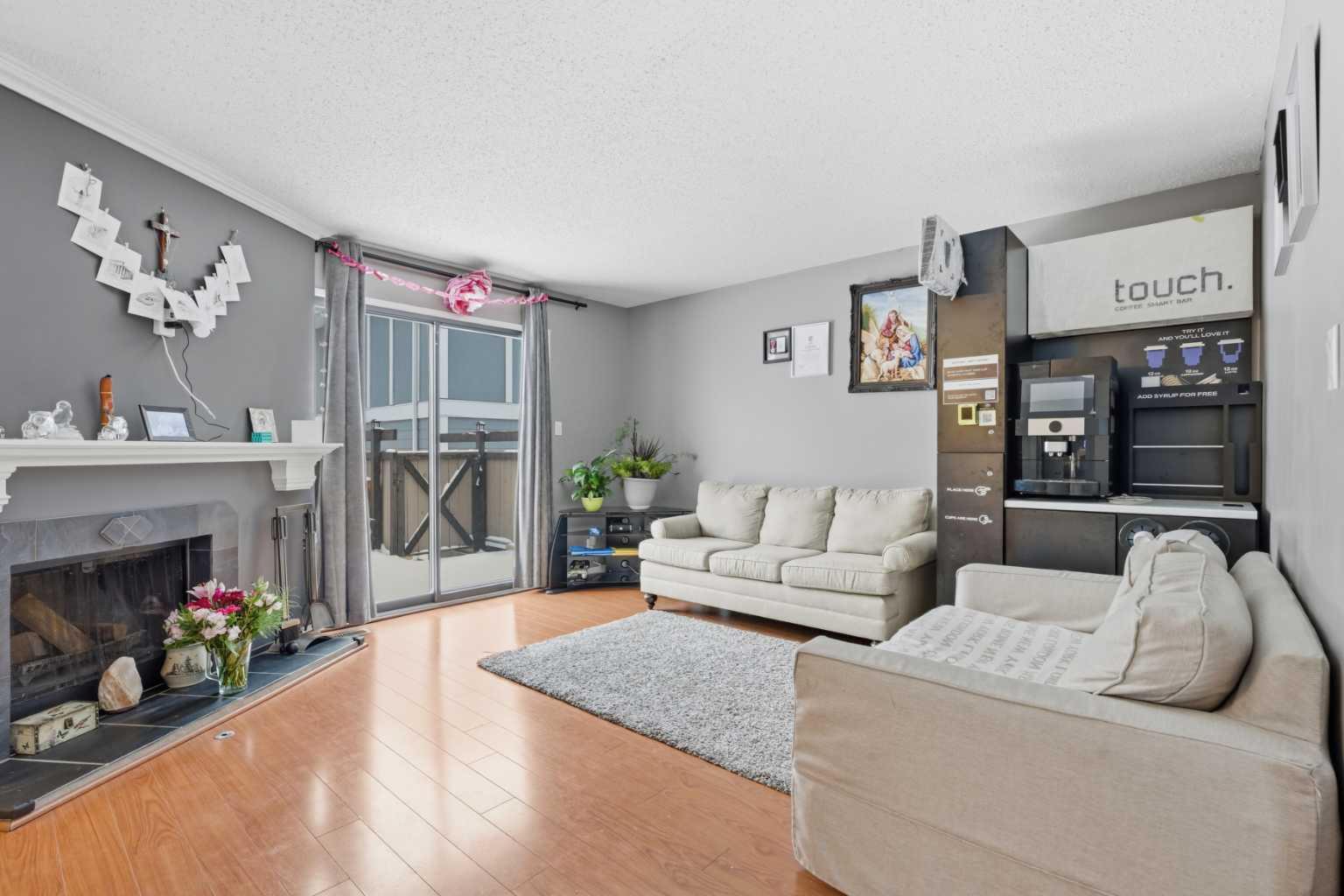 2210 Oakmoor Drive SW 17