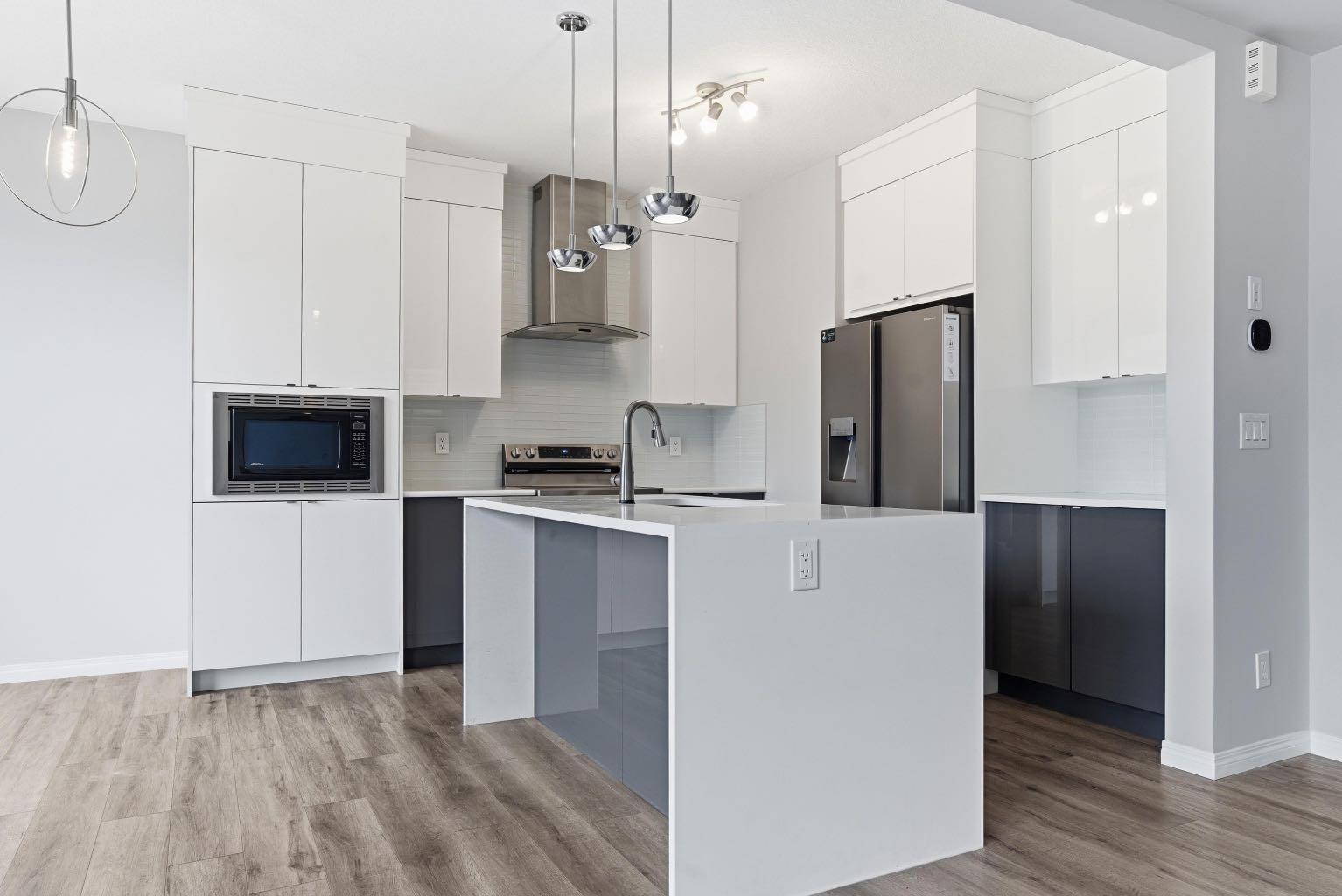 127 Carrington Crescent NW