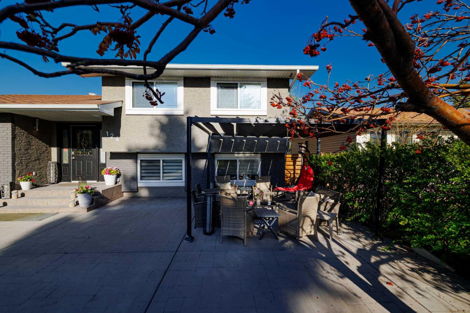 124 Whiteside Crescent NE