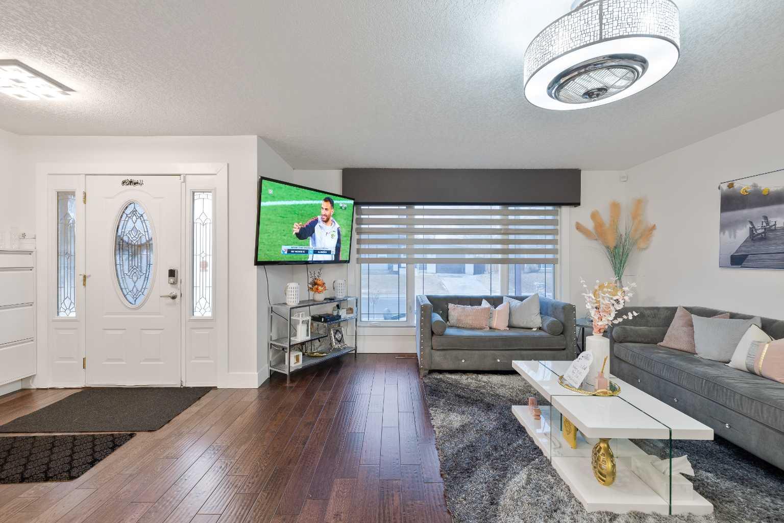 124 Whiteside Crescent NE