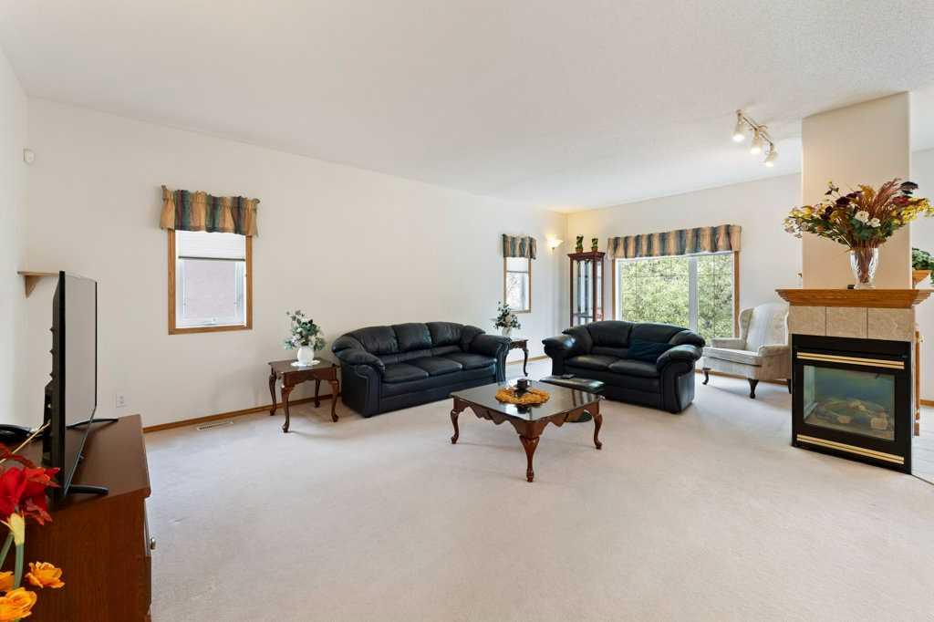 1319 Harvest Hills Drive NE