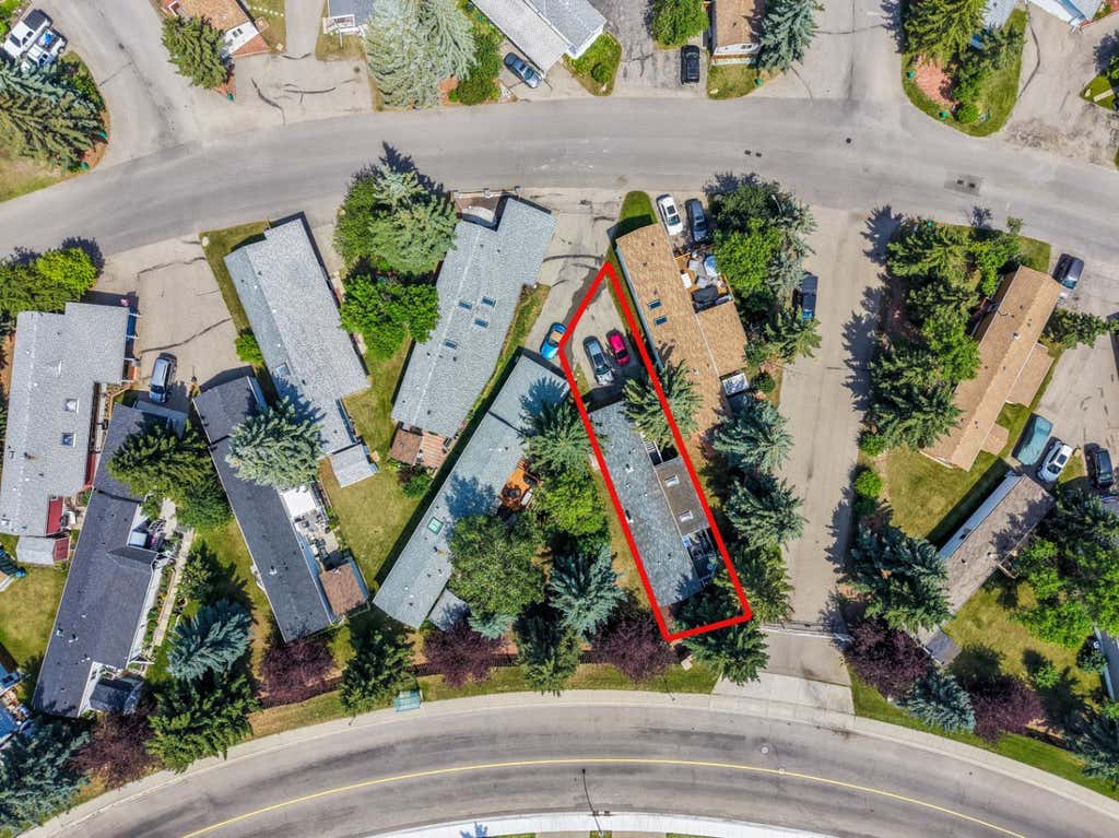 Photo of 3011 Burroughs Manor NE, Calgary, AB T1Y 6K1 (MLS # A2326628)