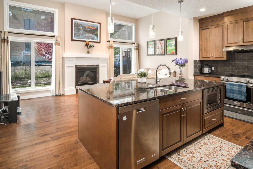 Photo of 767 Shawnee Drive SW, Calgary, AB T2Y 1V6 (MLS # A2258396)