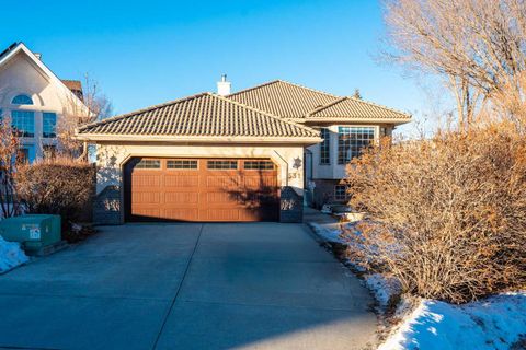 531 Sierra Morena Court SW Calgary AB T3H 3C2