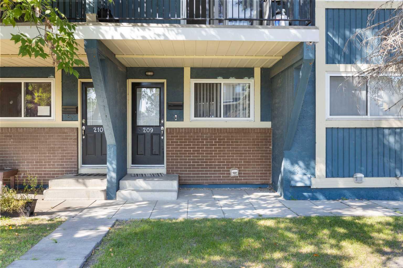 2200 Woodview Drive SW 209