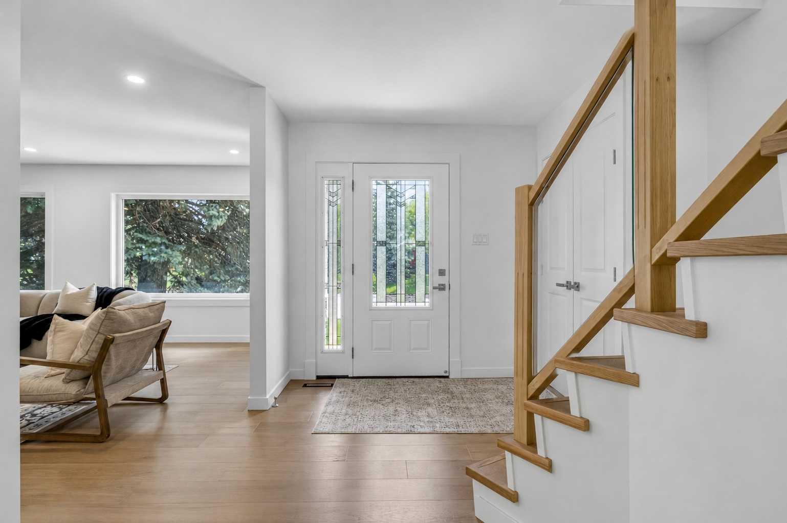 928 Maplecroft Road SE