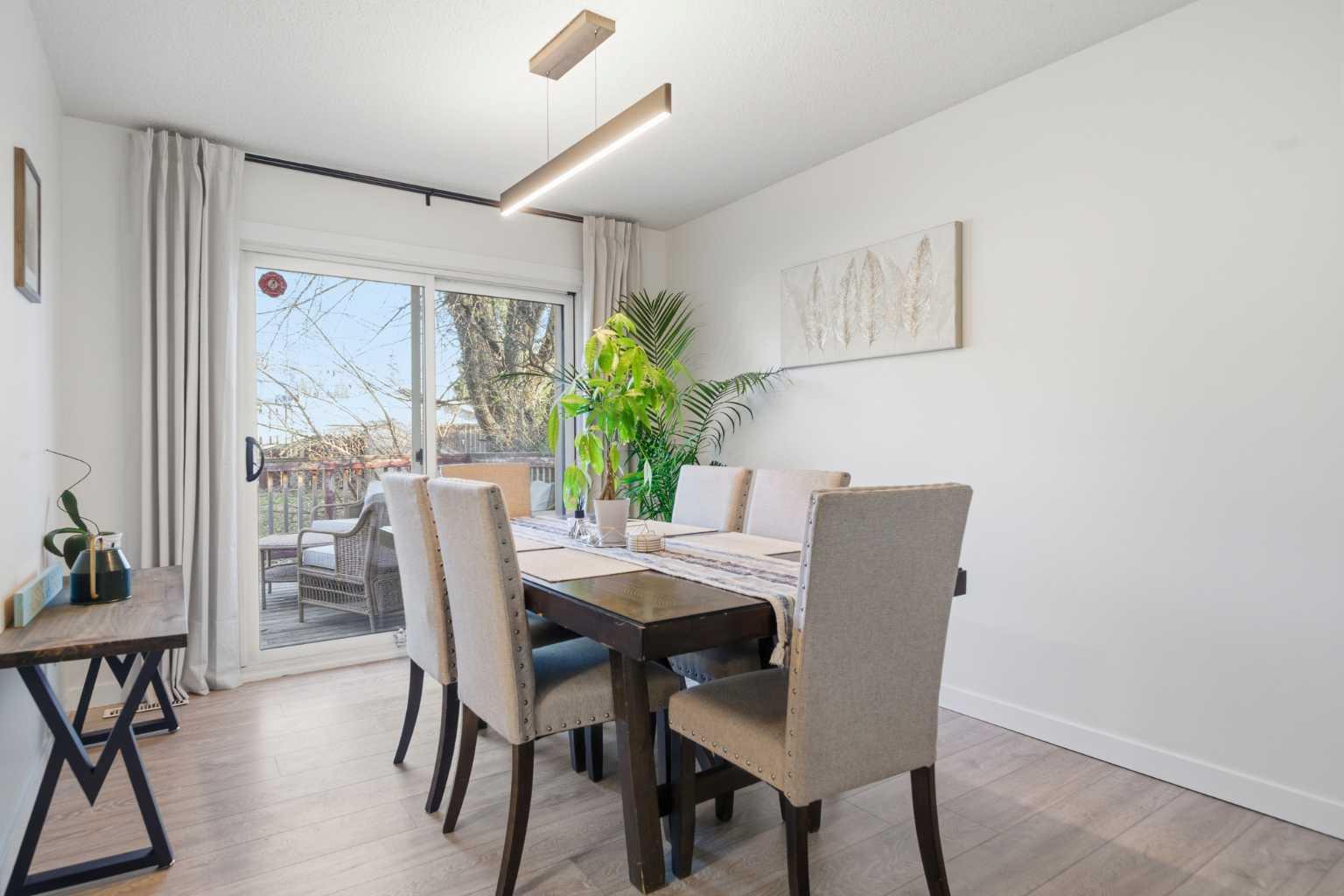 67 Lake Sylvan Close SE