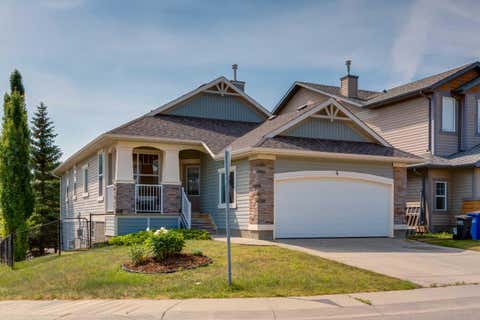 Photo of 4 Sunset Close, Cochrane, AB T4B 0B3 (MLS # A2334382)