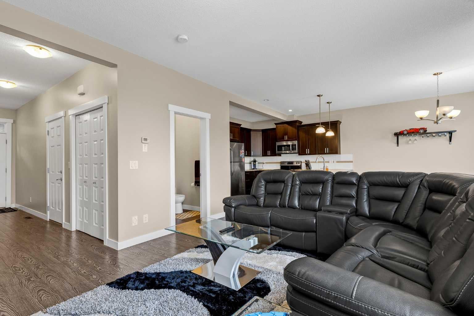 1086 Williamstown Boulevard NW 1701