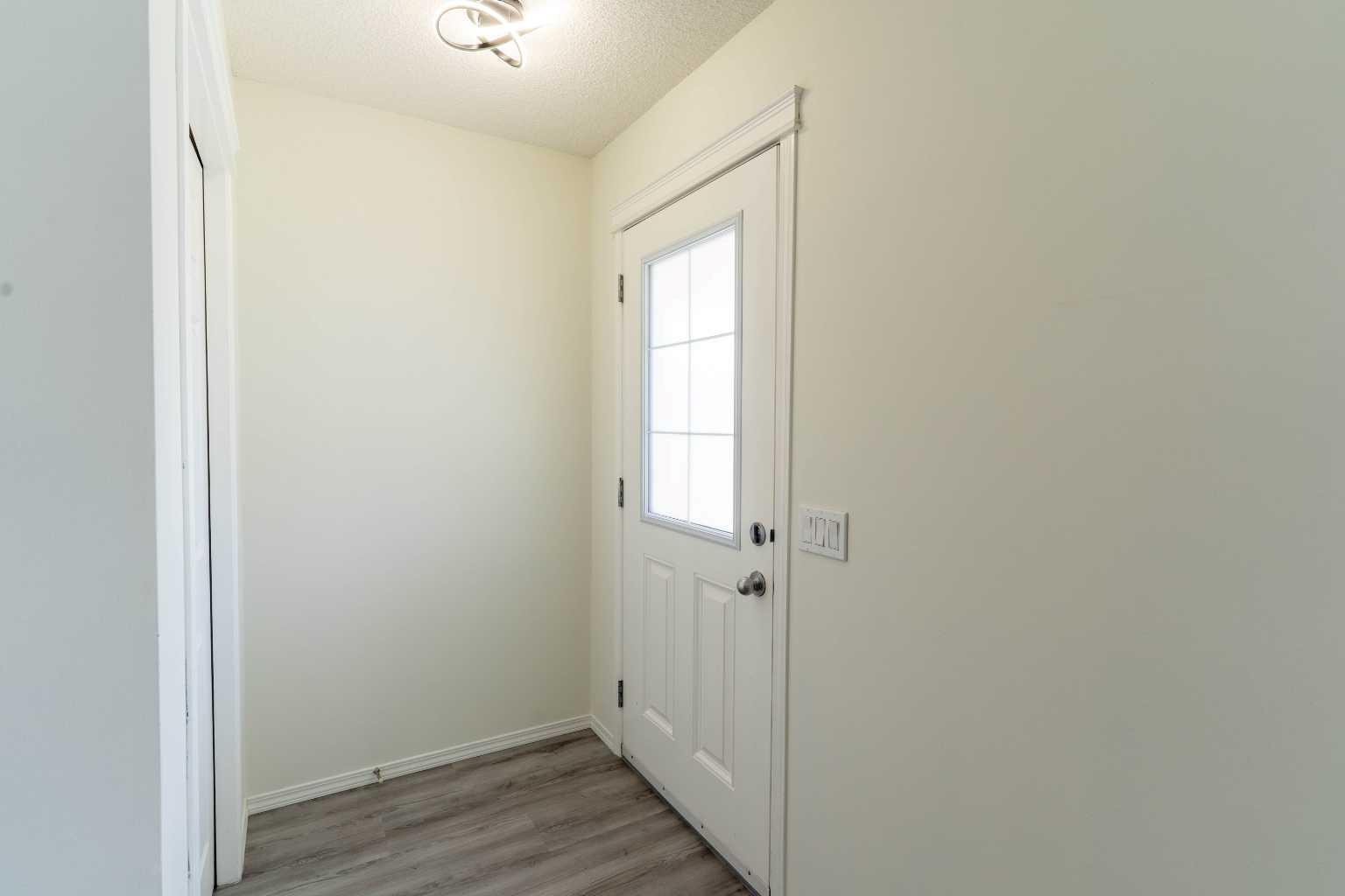 157 Country Village Manor NE