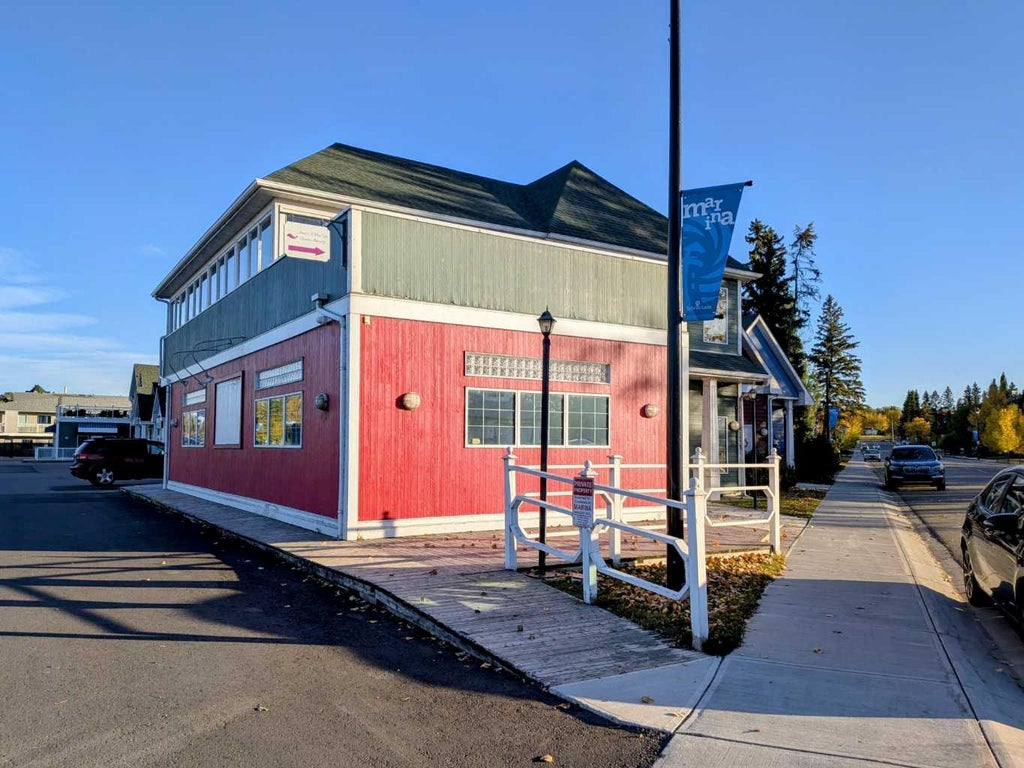 Photo of 5227 Lakeshore Drive #110, Sylvan Lake, AB T4S 1Y8 (MLS # A2351171)