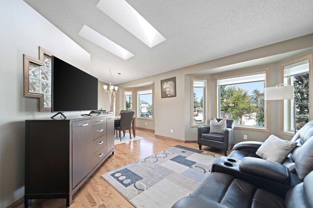 Photo of 219 Hidden Valley Place NW, Calgary, AB T3A 4Z5 (MLS # A2262356)