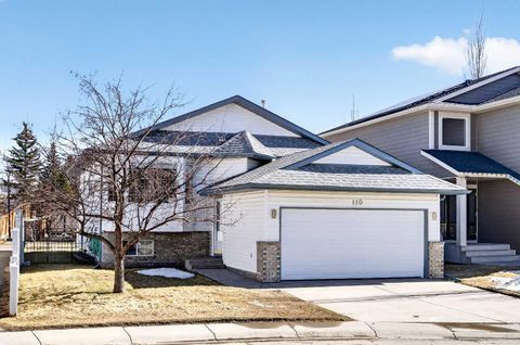 Photo of 110 Citadel Crest Circle NW, Calgary, AB T3G 4G3 (MLS # A2303145)