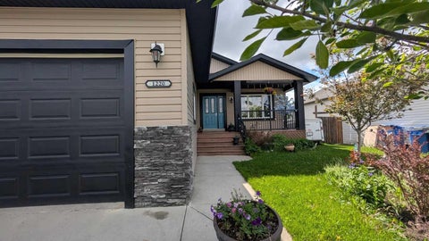 Photo of 1220 21 Street, Bowden, AB T0M 0K0 (MLS # A2322356)