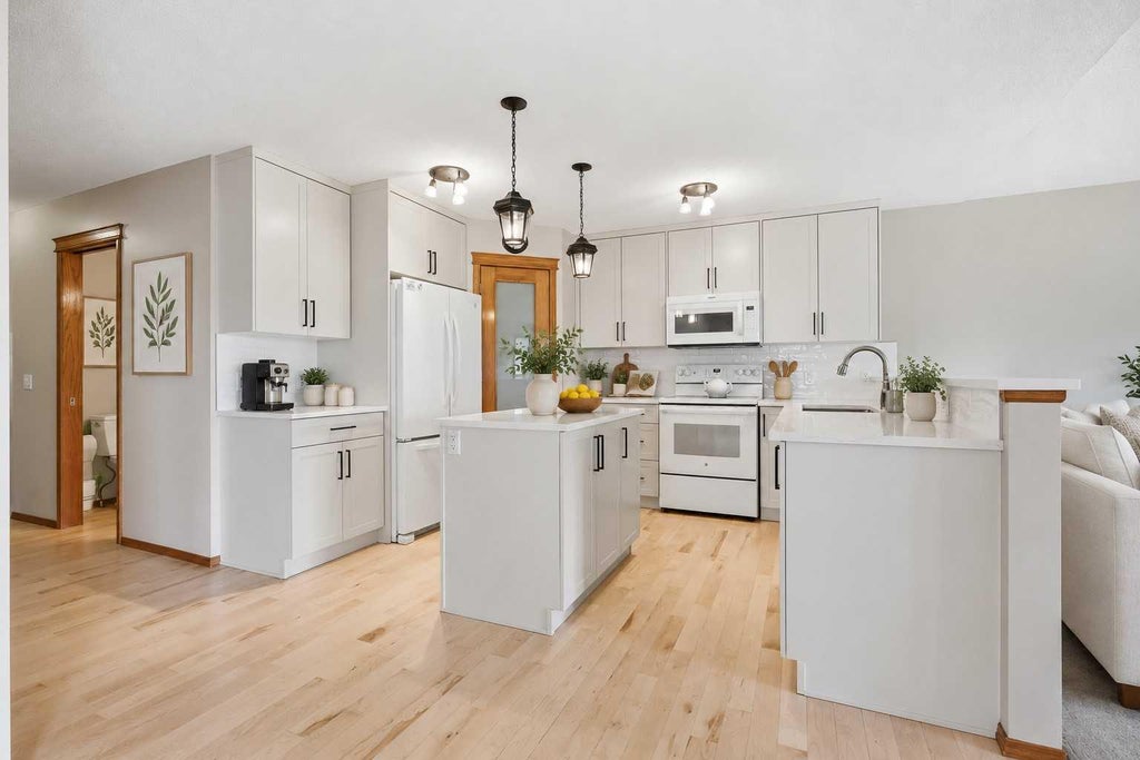 Photo of 276 Kincora Heights NW, Calgary, AB T3R 1N6 (MLS # A2347583)