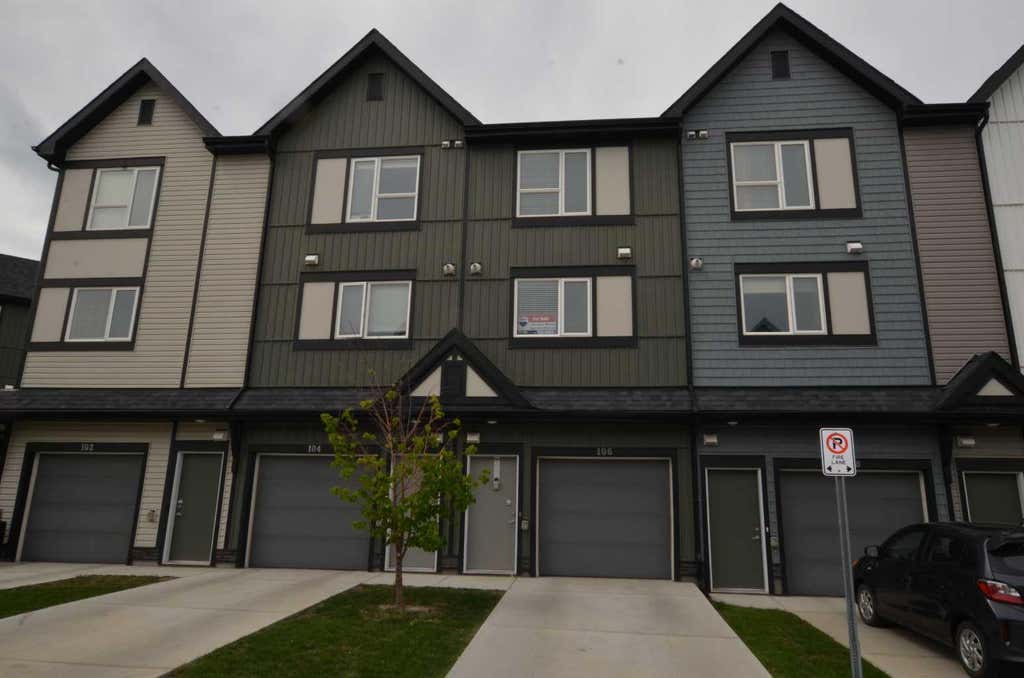 Photo of 16 Evanscrest Park NW #106, Calgary, AB T3P 1R3 (MLS # A2321788)