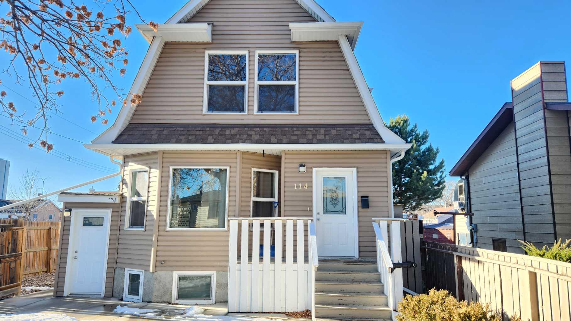 114 15 Street N