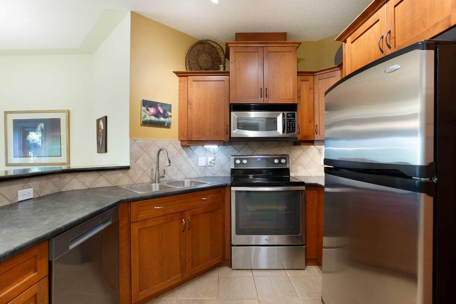 10 Discovery Ridge Close SW 405