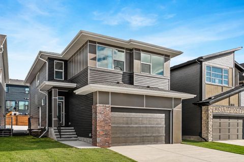 Photo of 506 Lucas Way NW, Calgary, AB T3P 2E7 (MLS # A2307462)