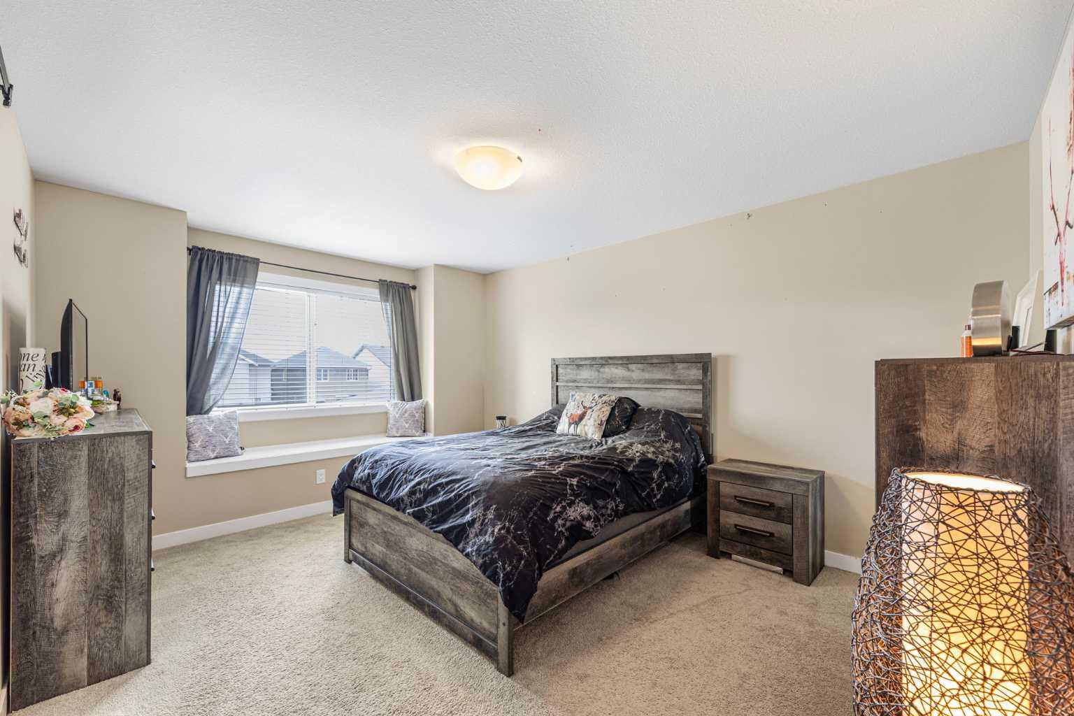 158 Williamstown Close NW