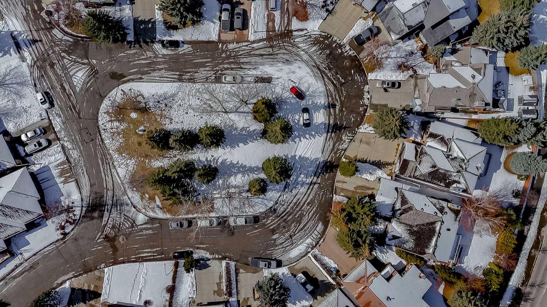 55 Oakmount Court SW