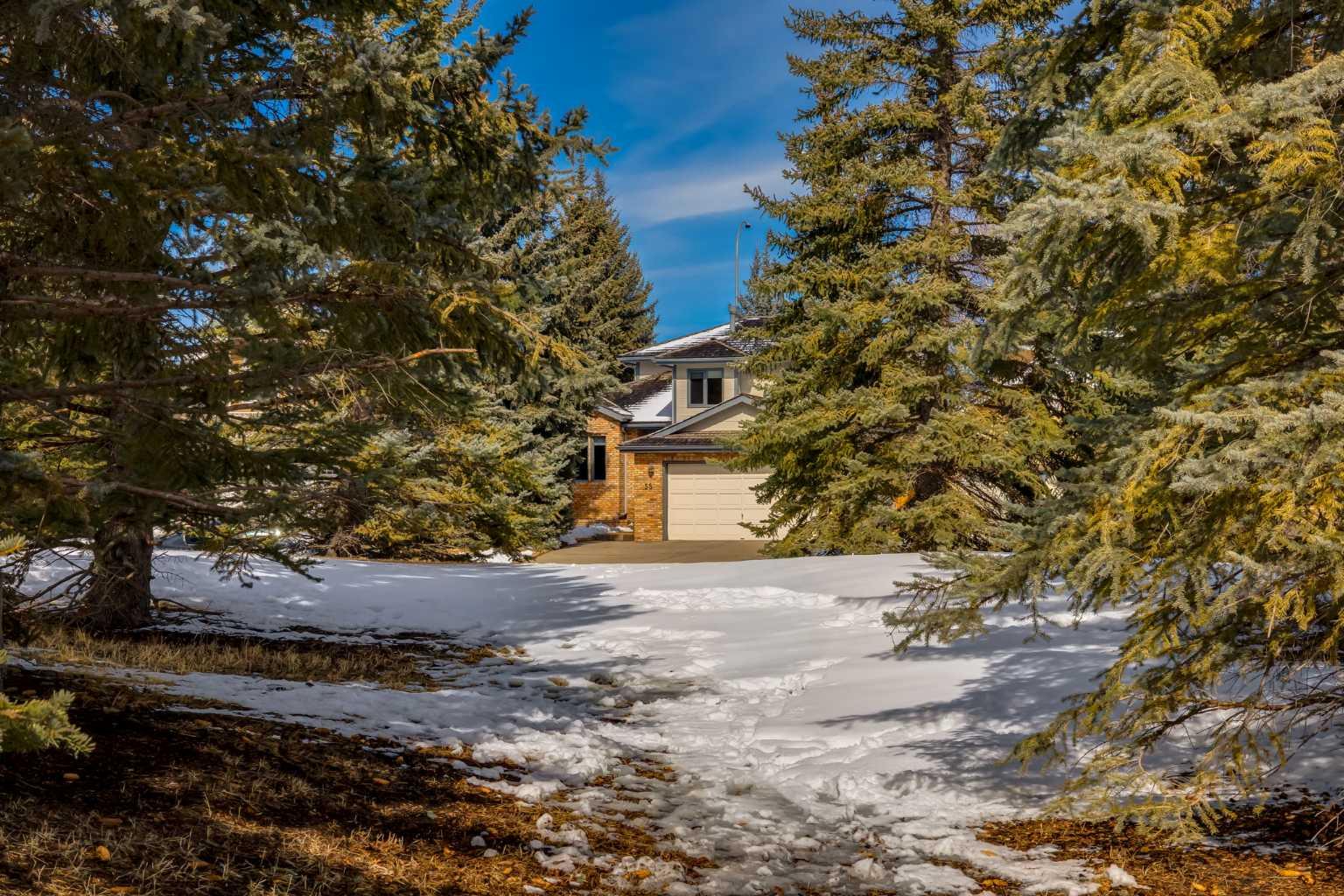 55 Oakmount Court SW