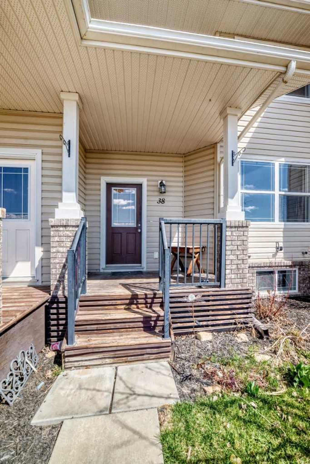 Photo of #38 Terrance Heights Drive Dr, Lacombe, AB T4L 2L8 (MLS # A2306396)