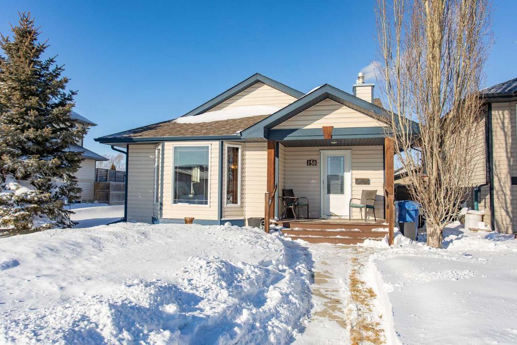 Photo of 150 Robinson Avenue, Penhold, AB T0M 1R0 (MLS # A2287725)