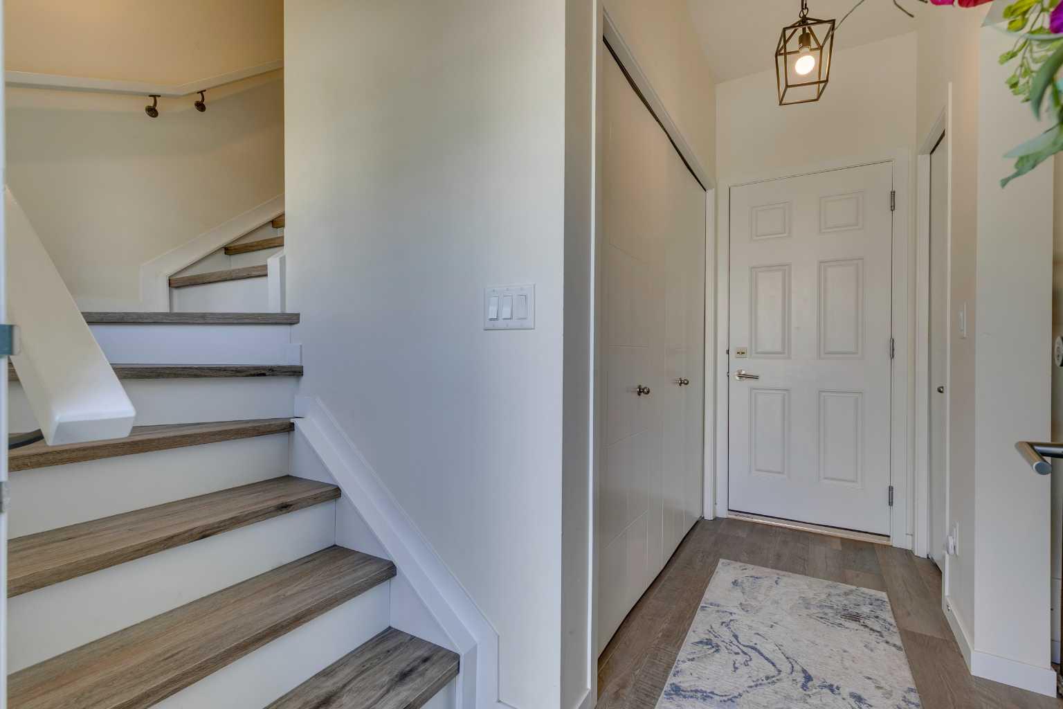 225 South Point Park SW