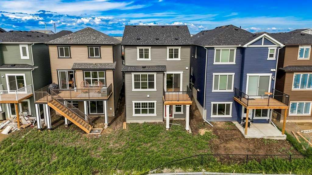 262 Hotchkiss Manor SE