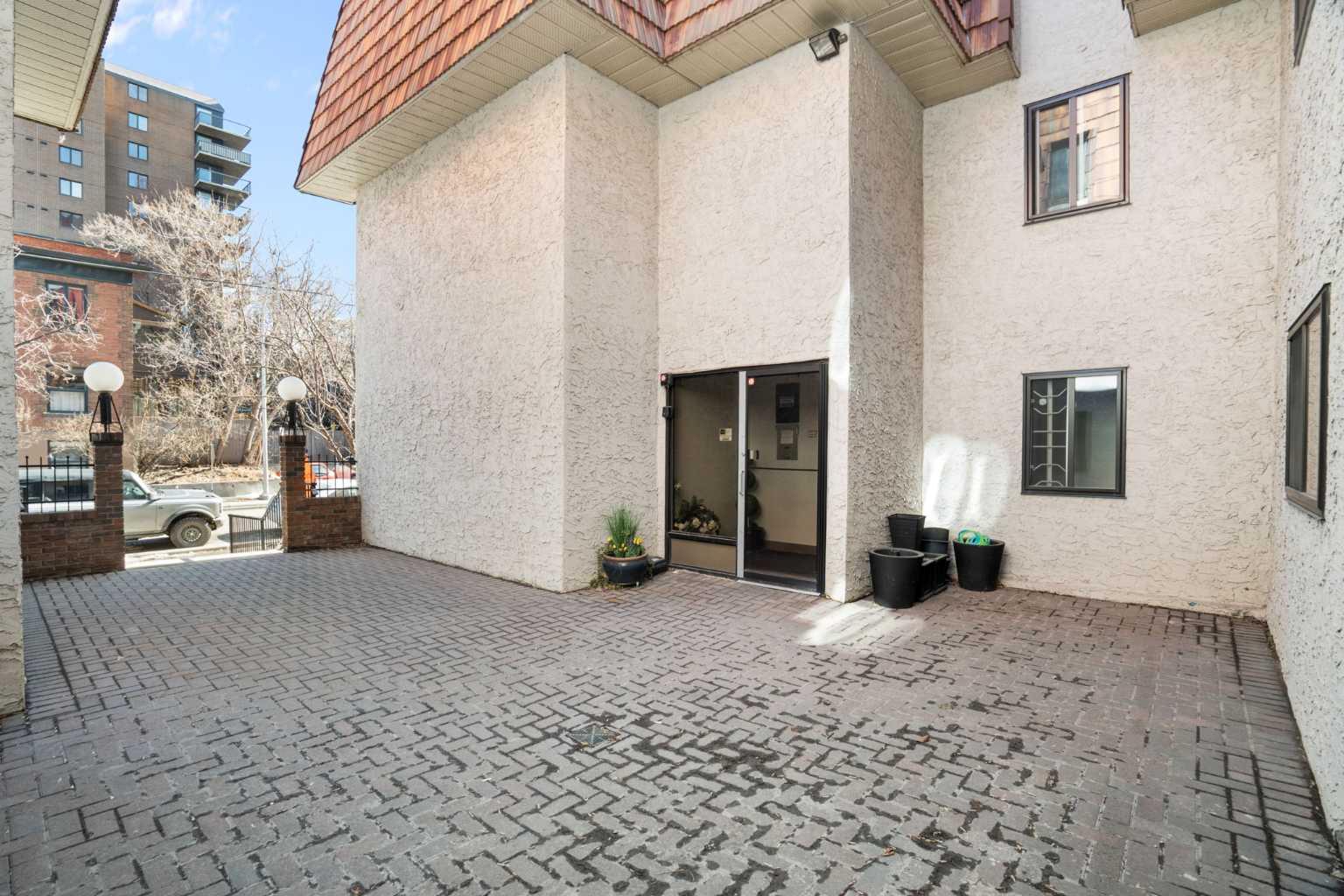 305 25 Avenue SW 304