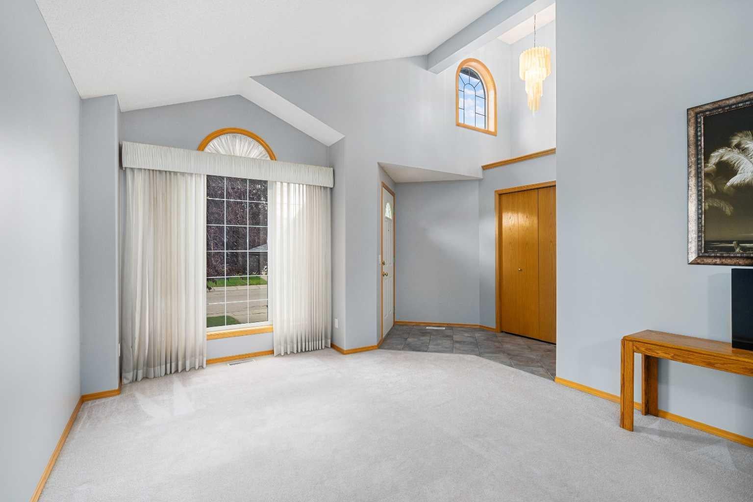83 Silver Creek Boulevard NW